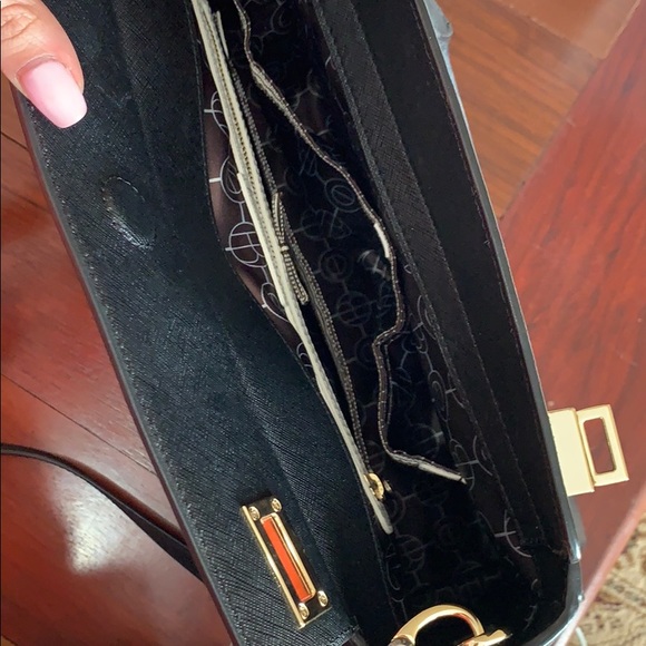 Henri Bendel New York Purse - Picture 6 of 6